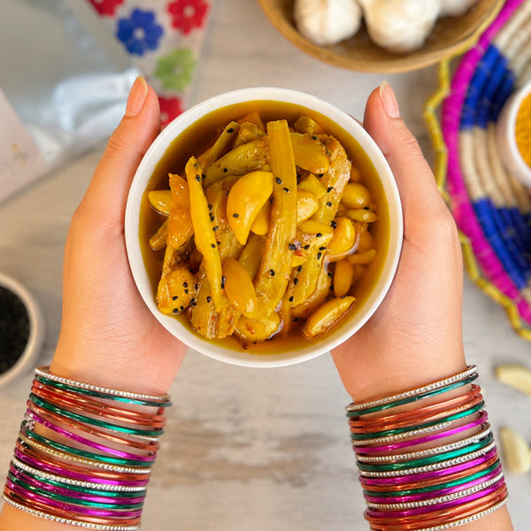 Moringa Lahsan Pickle سوہنجنا لہسن اچار