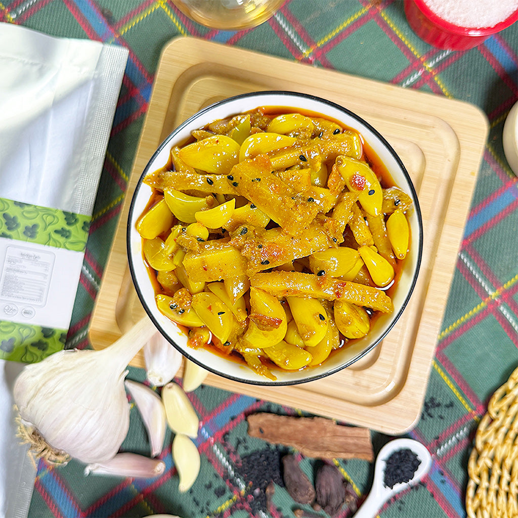 Moringa Lahsan Pickle سوہنجنا لہسن اچار